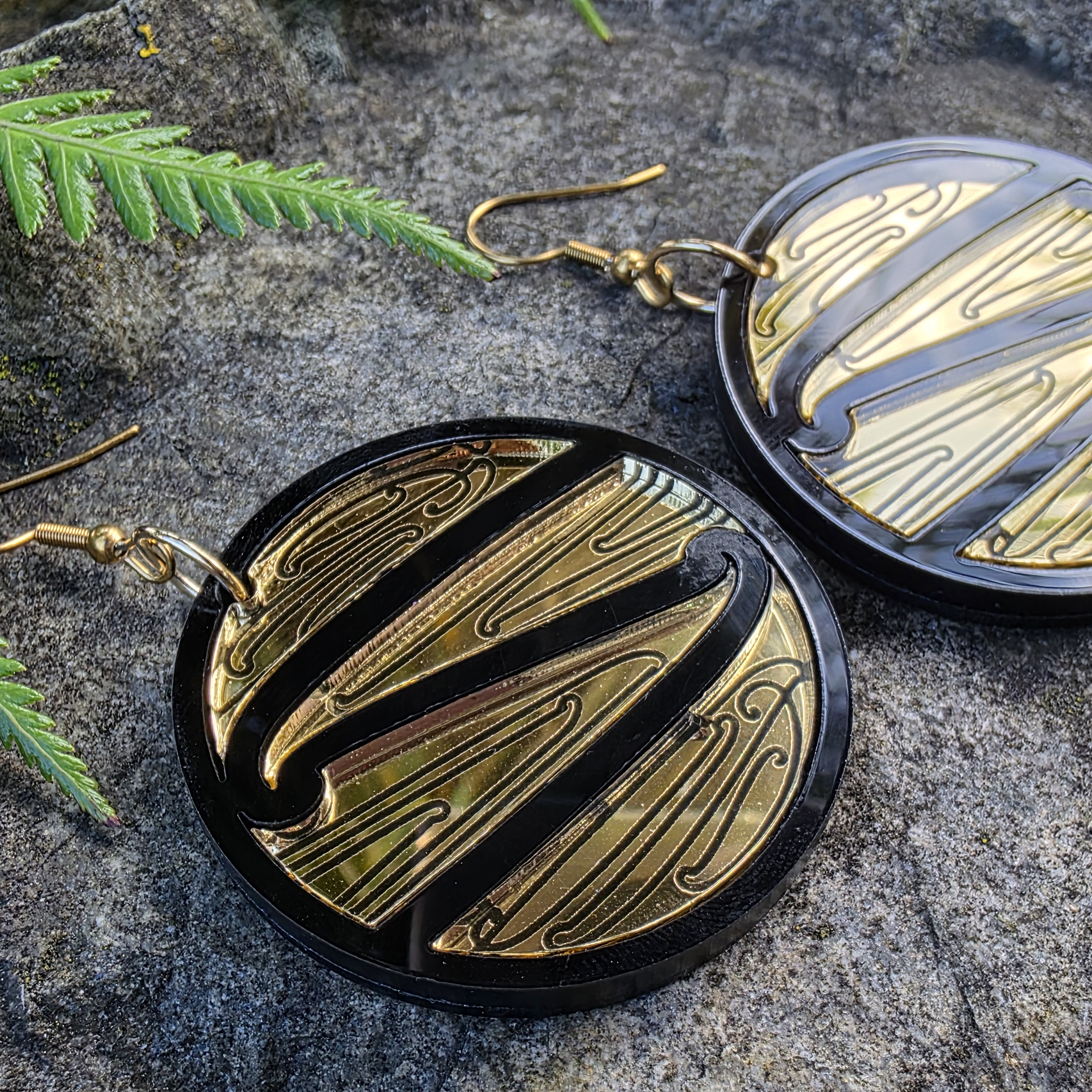 Pūhoro Earrings - Black on gold