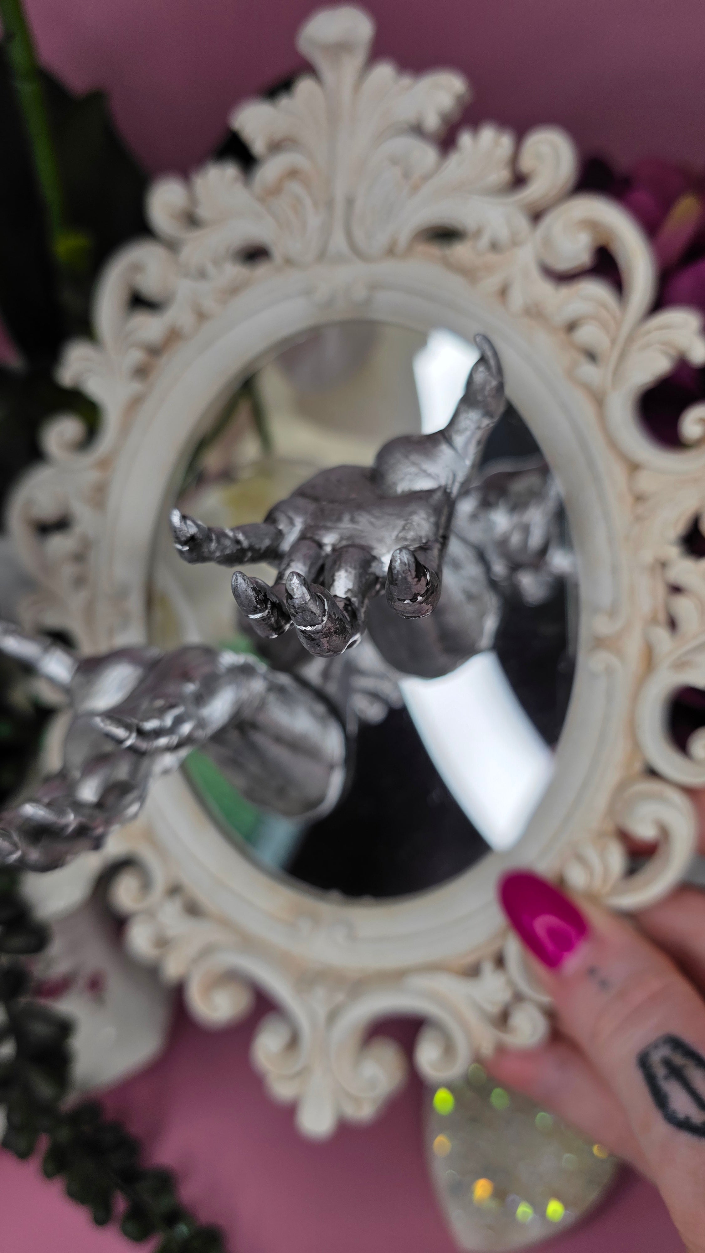 Claw Necklace Holder - Cursive Craft 