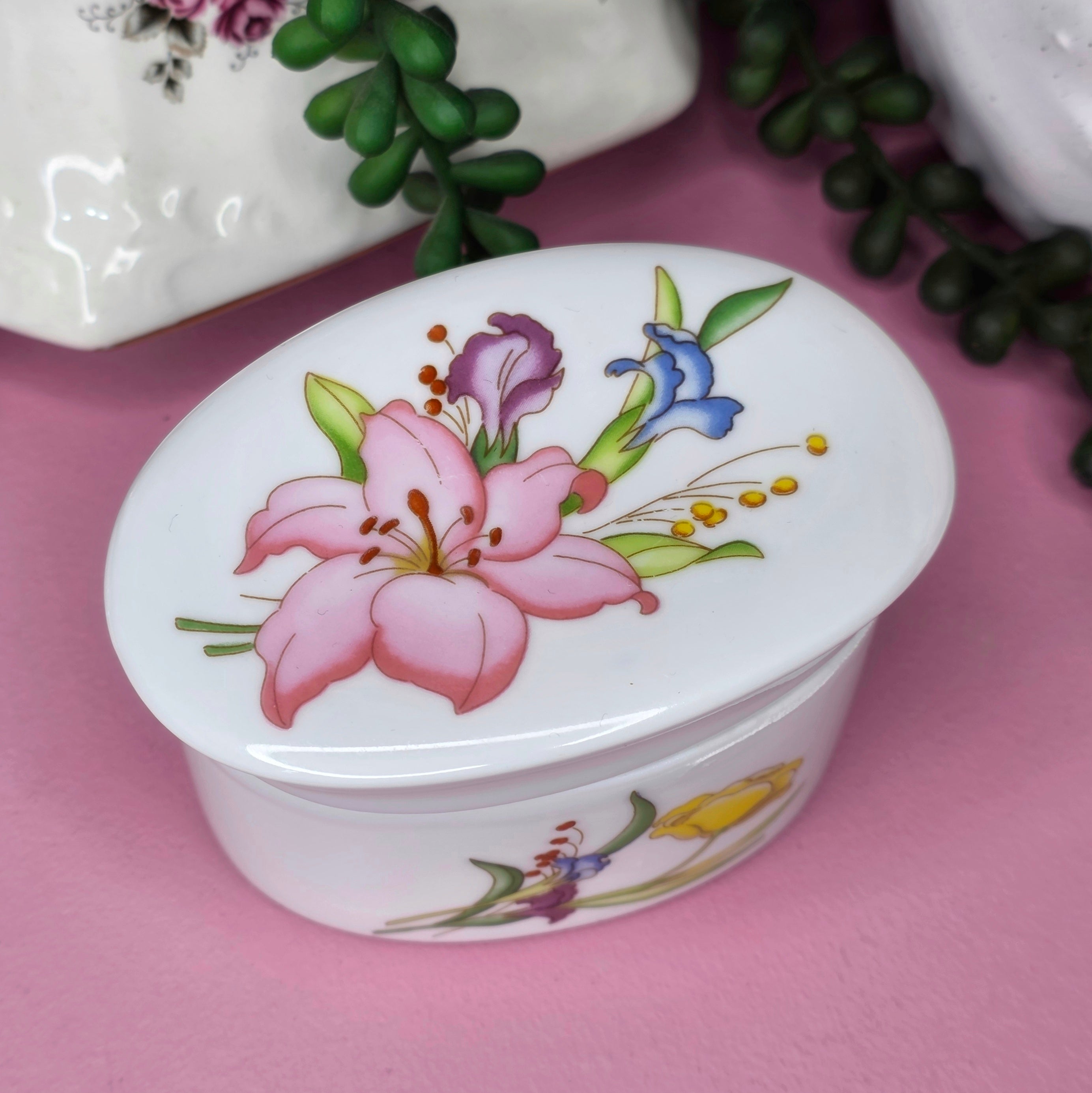 Nosy Bitch Trinket Dish - Cursive Craft 